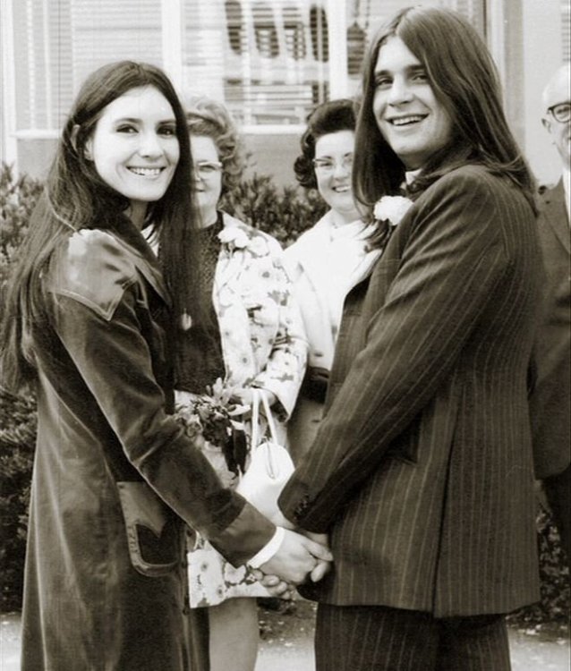 e6f7c5952598444539cf0b34c40fe2bd--three-kids-ozzy-osbourne-1254364394.jpg